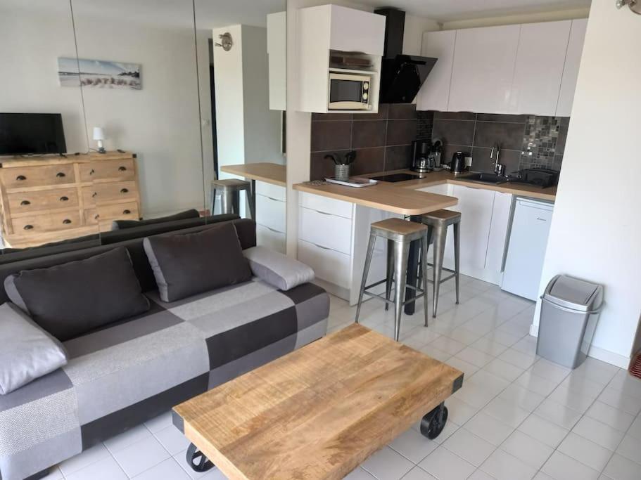 Apartment Amouvera C14, T2 Vue Mer, Piscine, Clim, Parking *