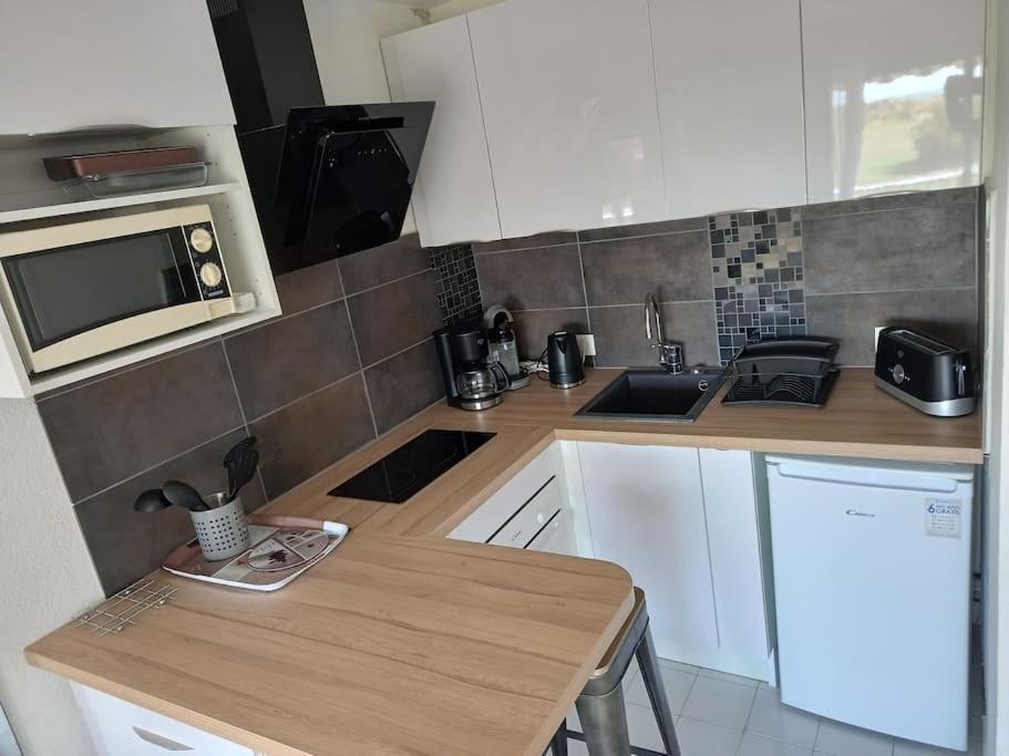 Amouvera C14, T2 Vue Mer, Piscine, Clim, Parking
